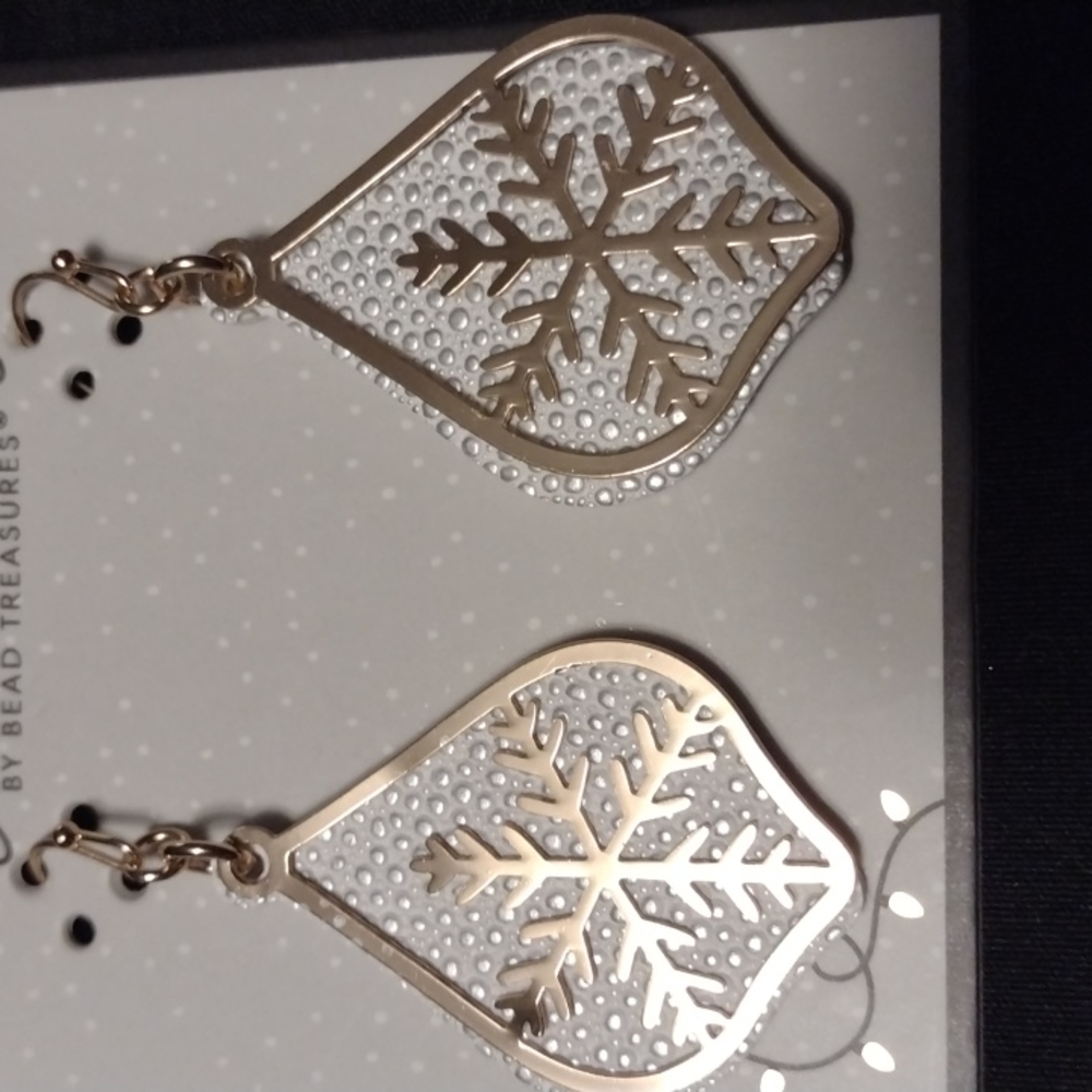 Snowflake Earrings - Picture 2 of 3